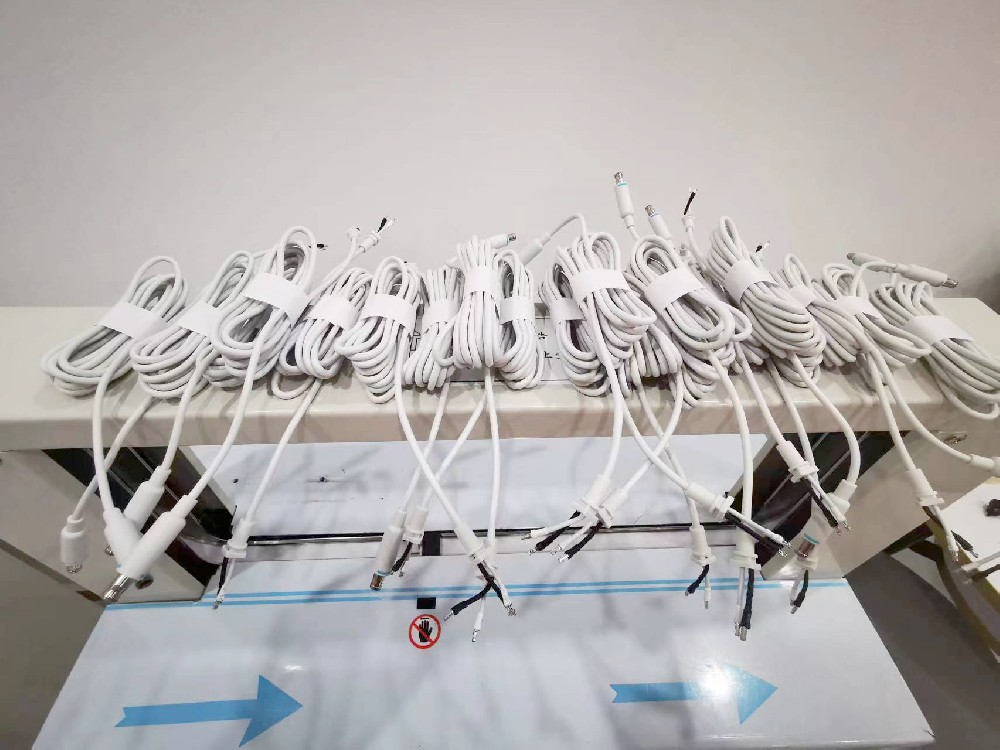 束带机捆扎打包：数据线 音频线 电源线